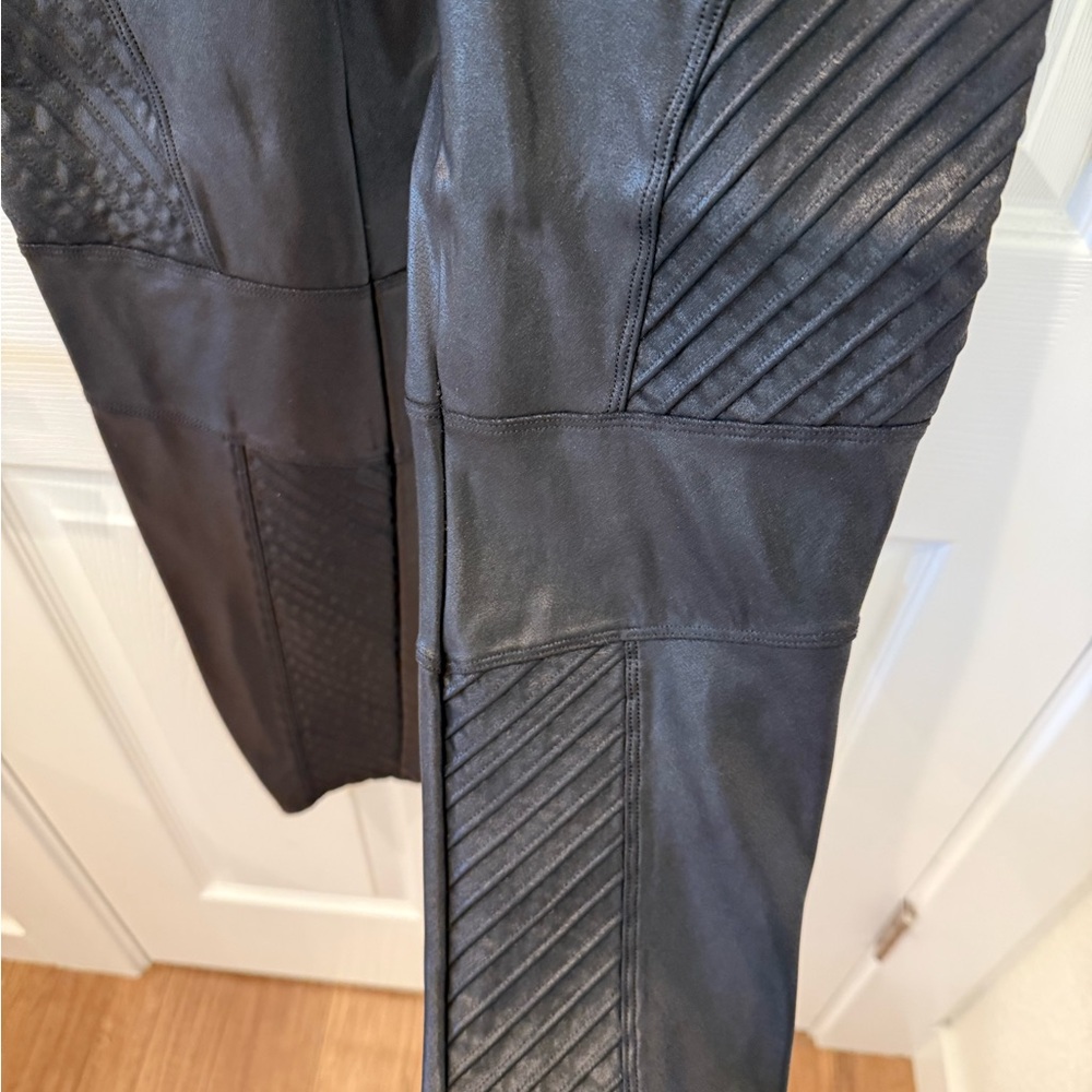 SPANX Black Pants with Textured Finish
